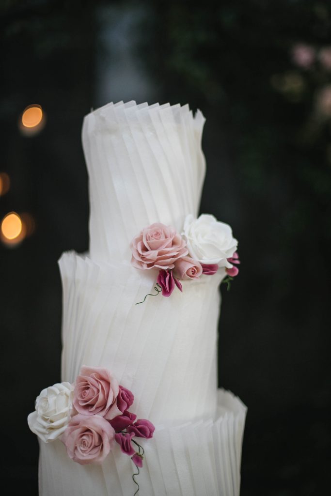 Lush Loft Wedding Cake Flowers Fairlie Chicago